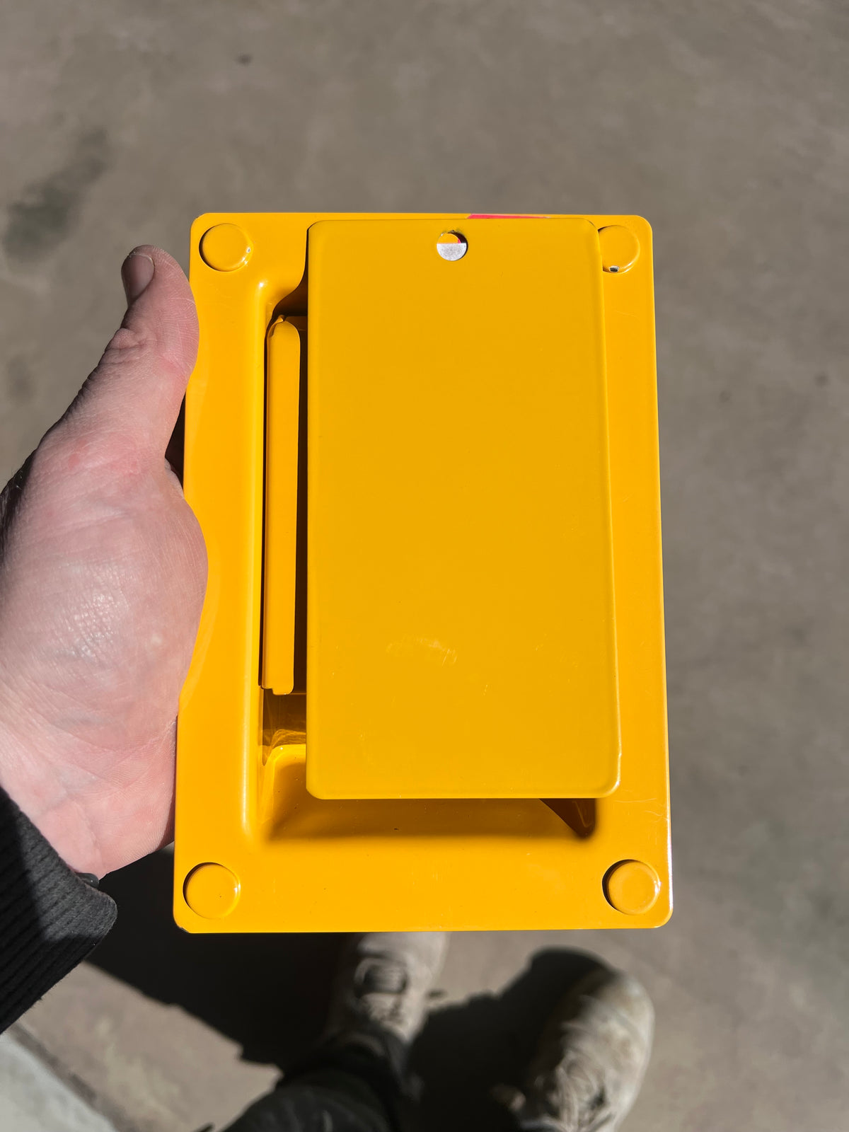 Volvo™ Excavator Yellow Gloss 1 KG